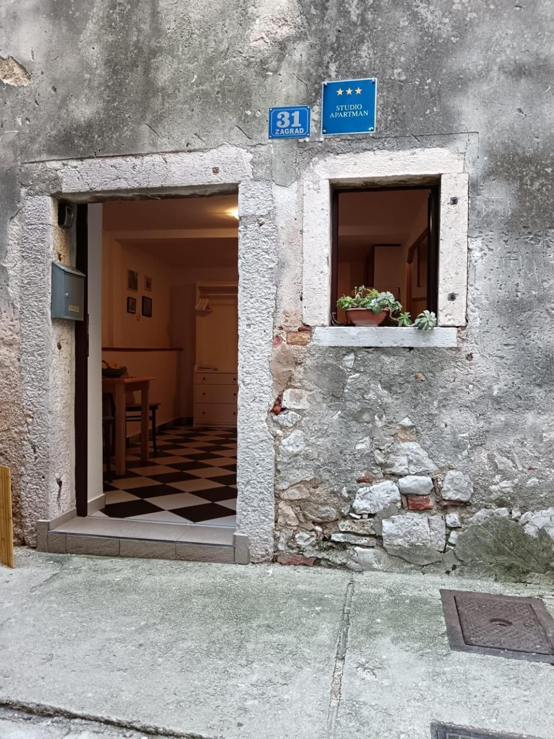 Lamar Cres Kültér fotó