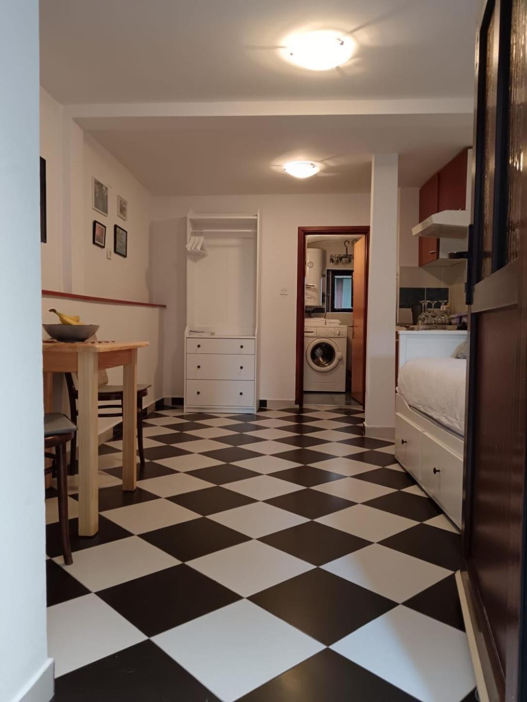 Lamar Cres Kültér fotó