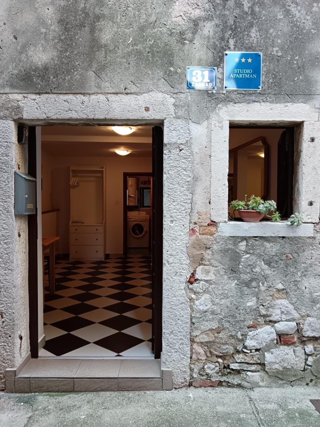 Lamar Cres Kültér fotó